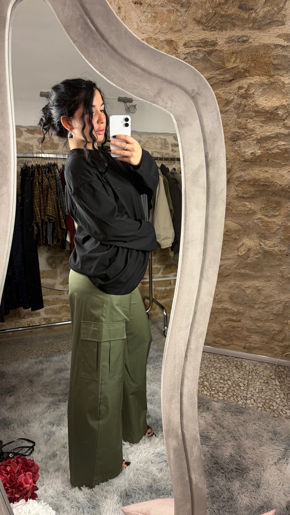Pantaloni cargo wide leg con risvolto in vita - foto 4