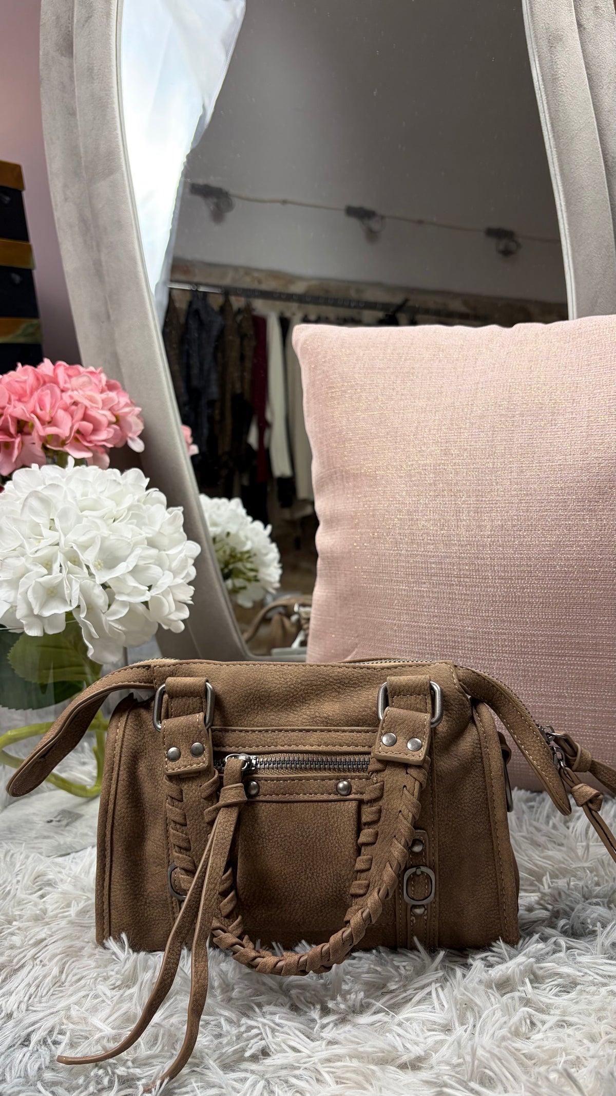 Borsa marrone con doppi manici intrecciati - foto 1