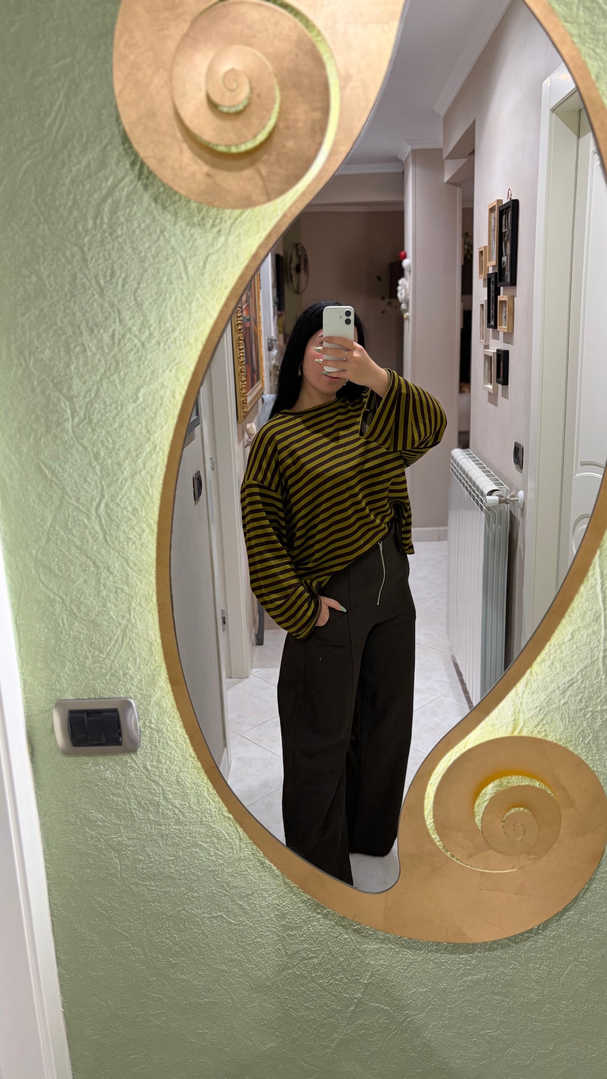 Pantaloni wide leg a vita alta con cerniera frontale - foto 2