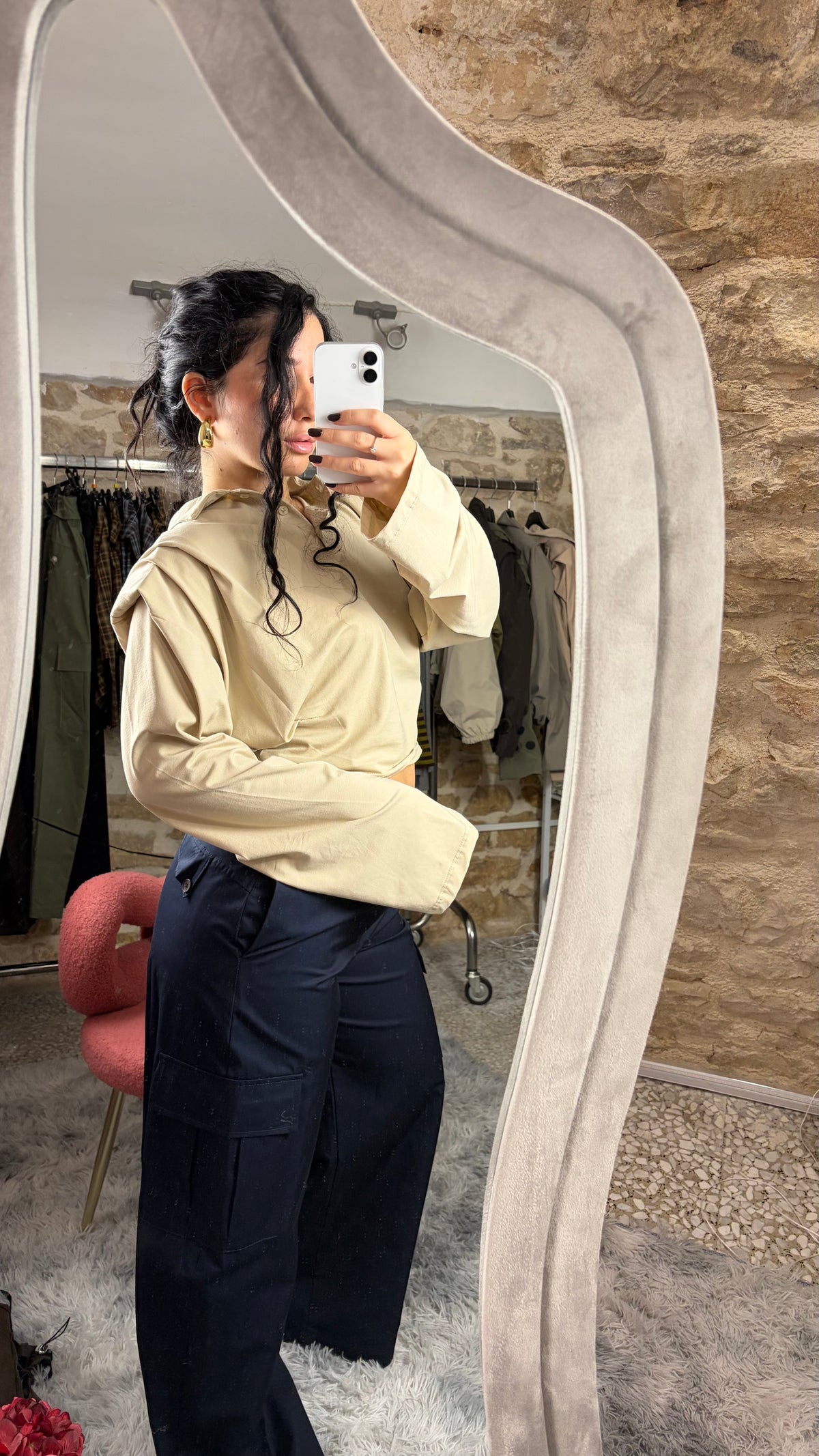 Maglia crop con spalline strutturate e colletto polo - foto 3