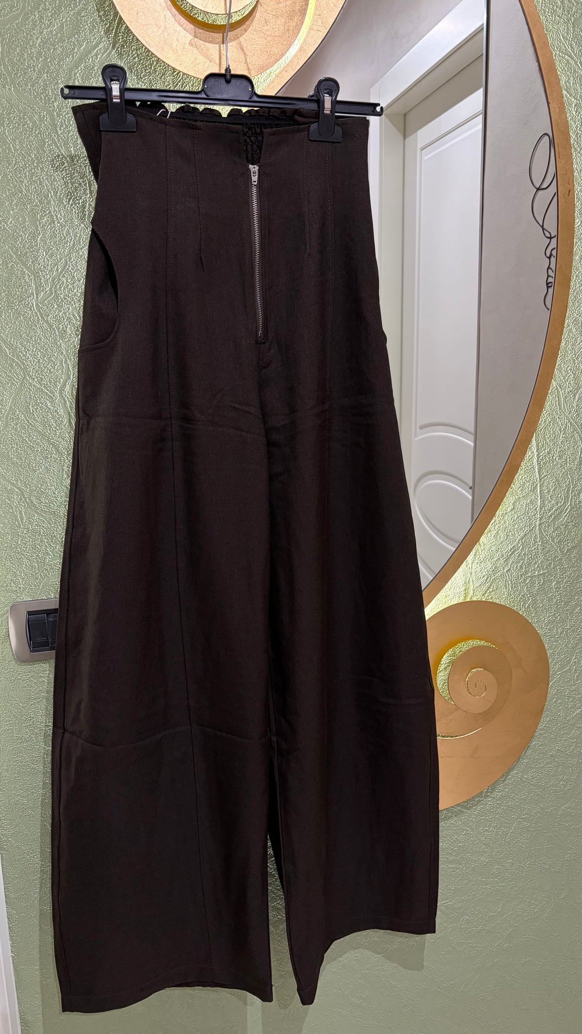 Pantaloni wide leg a vita alta con cerniera frontale - foto 8