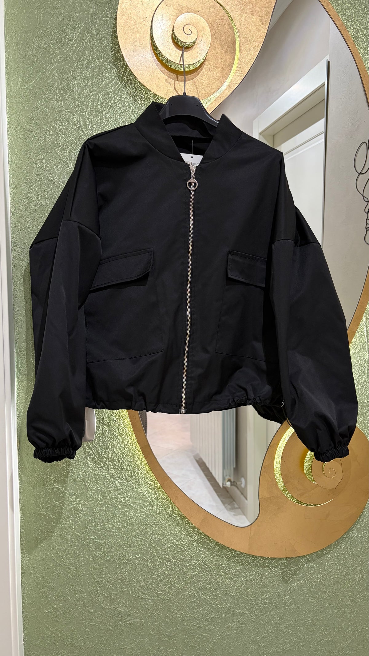 Giacca bomber crop utility con tasconi e coulisse - foto 5