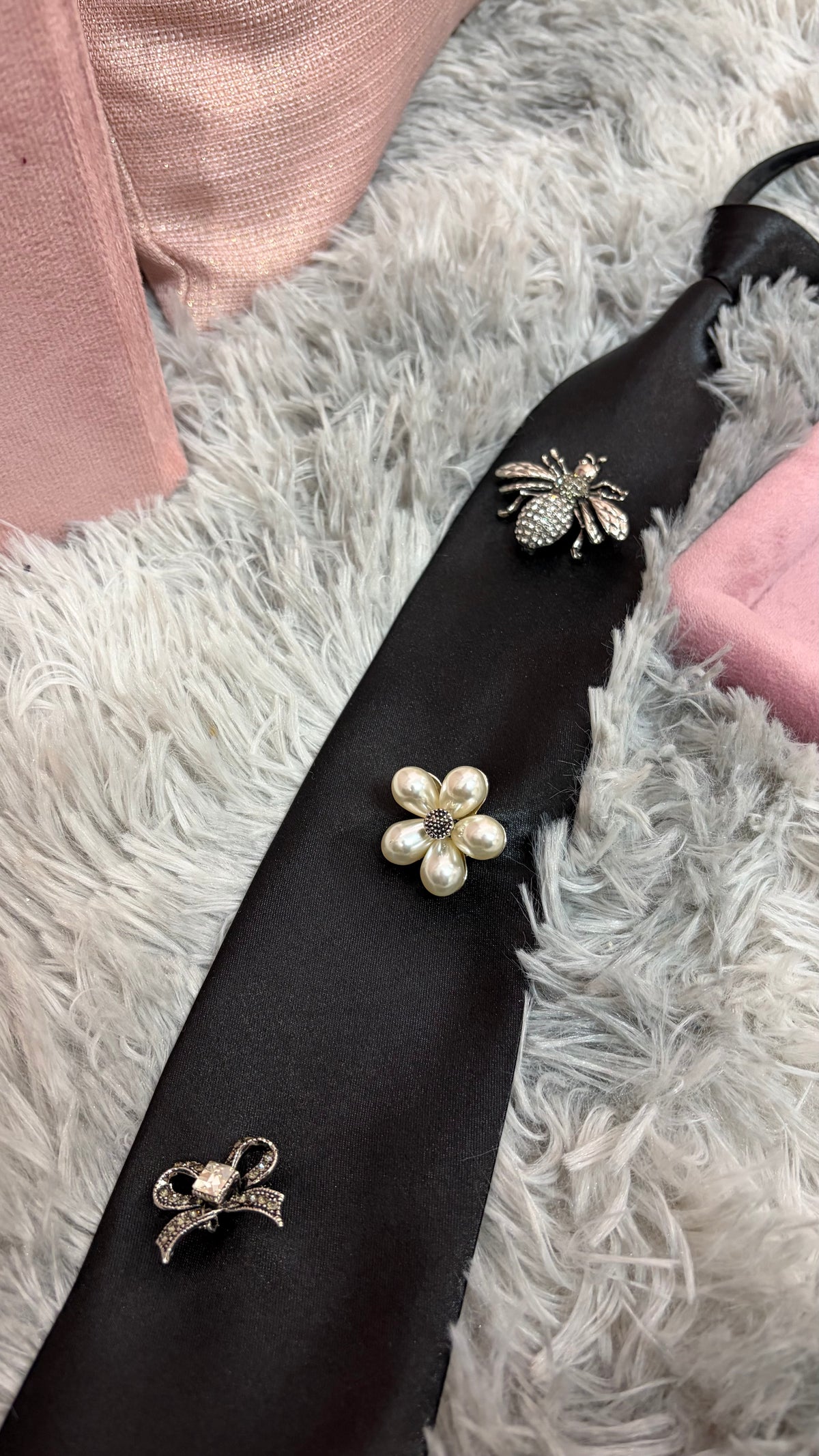 Cravatta gioiello Noir con strass - foto 1