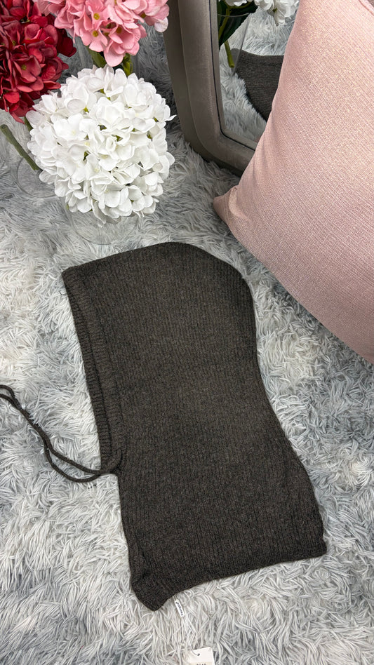 Balaclava in maglia a costine con laccetti