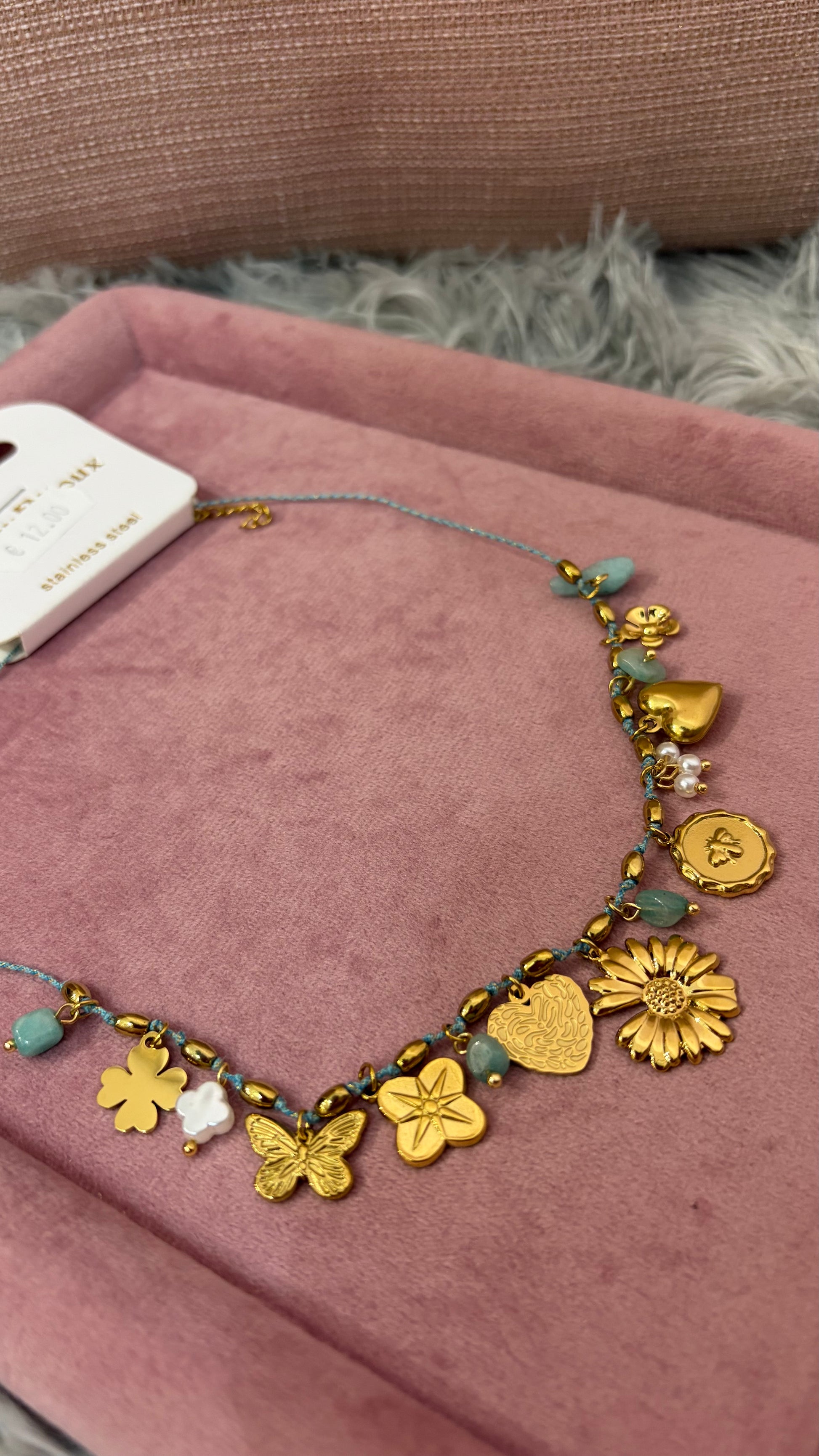 Collana girocollo boho-chic con charms dorati e pietre azzurre - foto 2
