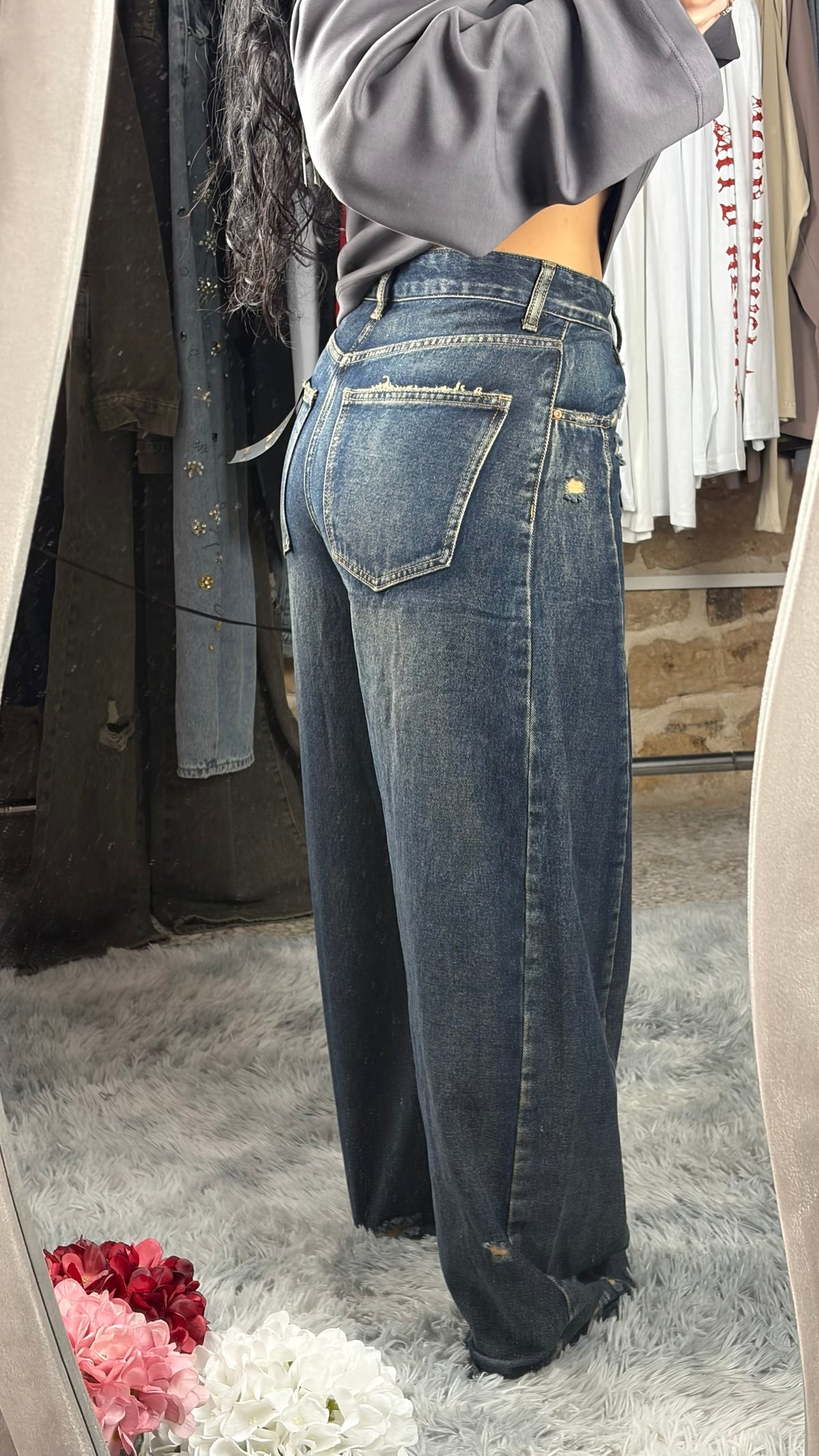 Jeans barrel wide leg lavaggio scuro, vista dal retro